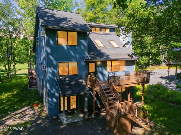 2979 Wedge Drive, Lake Ariel, PA 18436