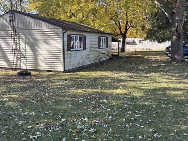 2527 N E Street , Elwood, IN 46036