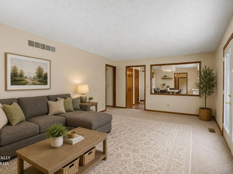 8295 Beckett Station Drive, West Chester, OH 45069 Photo 10