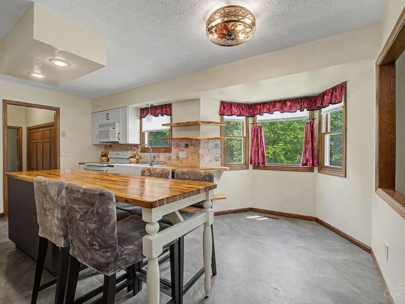 8295 Beckett Station Drive, West Chester, OH 45069 Photo 12