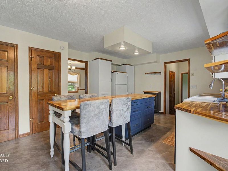 8295 Beckett Station Drive, West Chester, OH 45069 Photo 12
