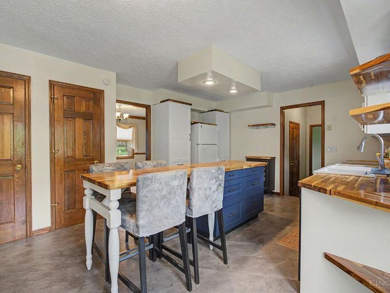8295 Beckett Station Drive, West Chester, OH 45069 Photo 13