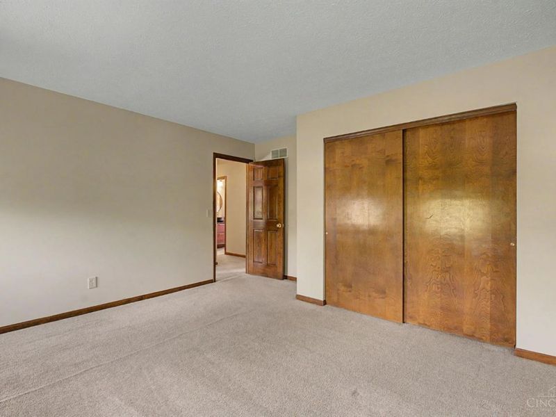8295 Beckett Station Drive, West Chester, OH 45069 Photo 32