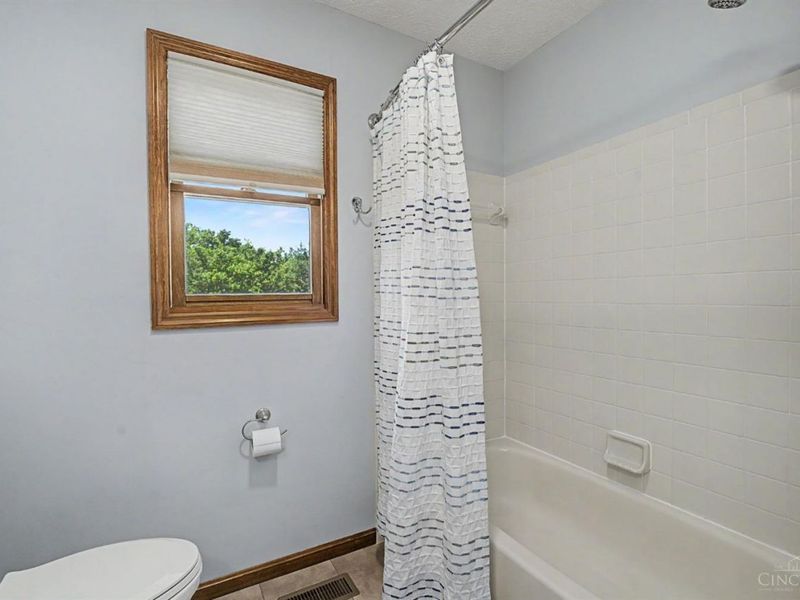 8295 Beckett Station Drive, West Chester, OH 45069 Photo 36