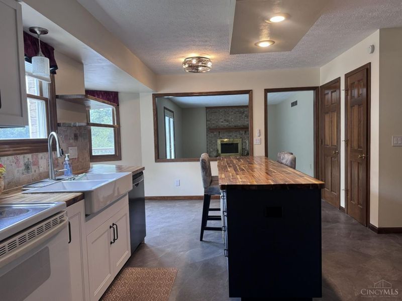 8295 Beckett Station Drive, West Chester, OH 45069 Photo 5