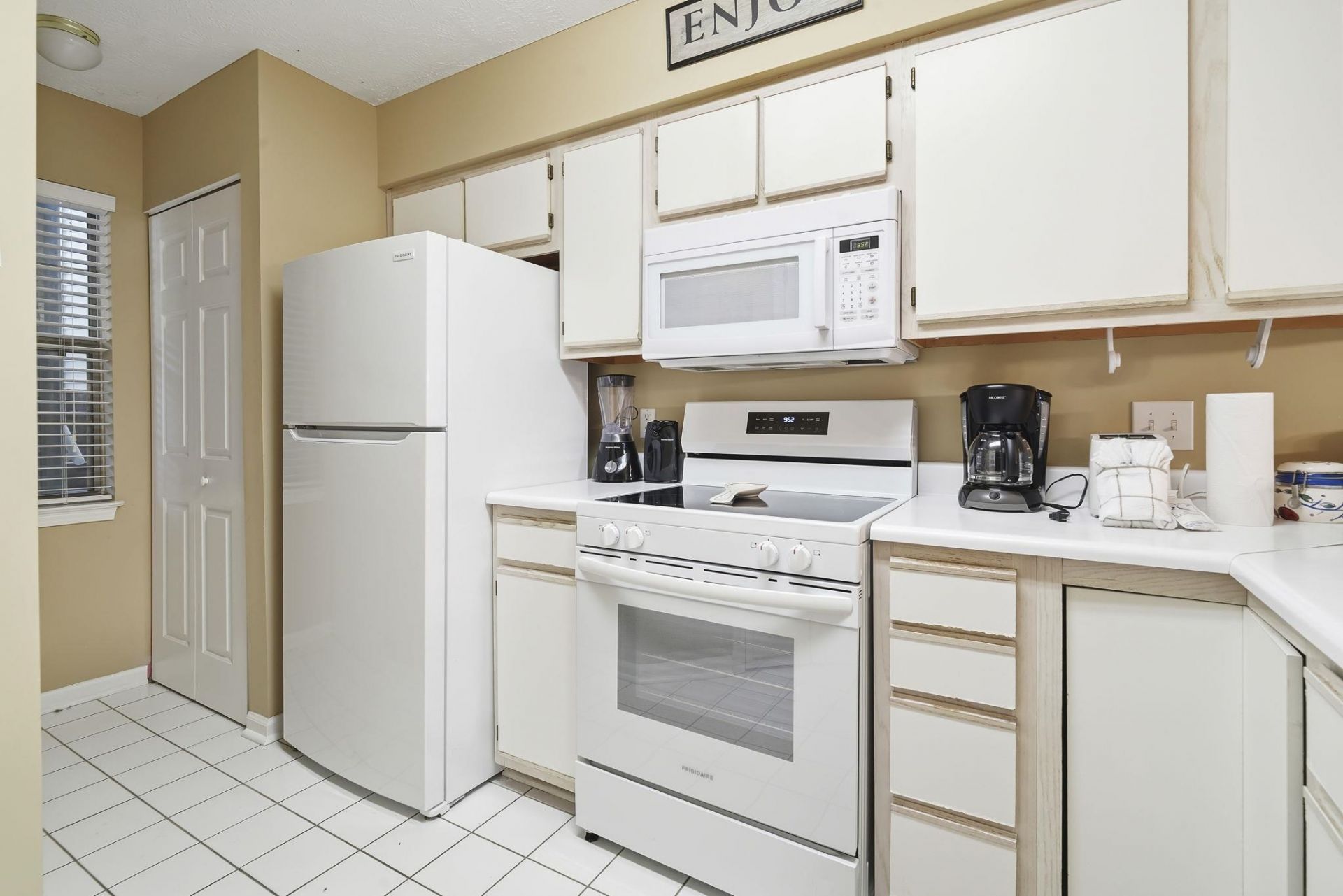 366 Pinehurst Ln. Photo 17