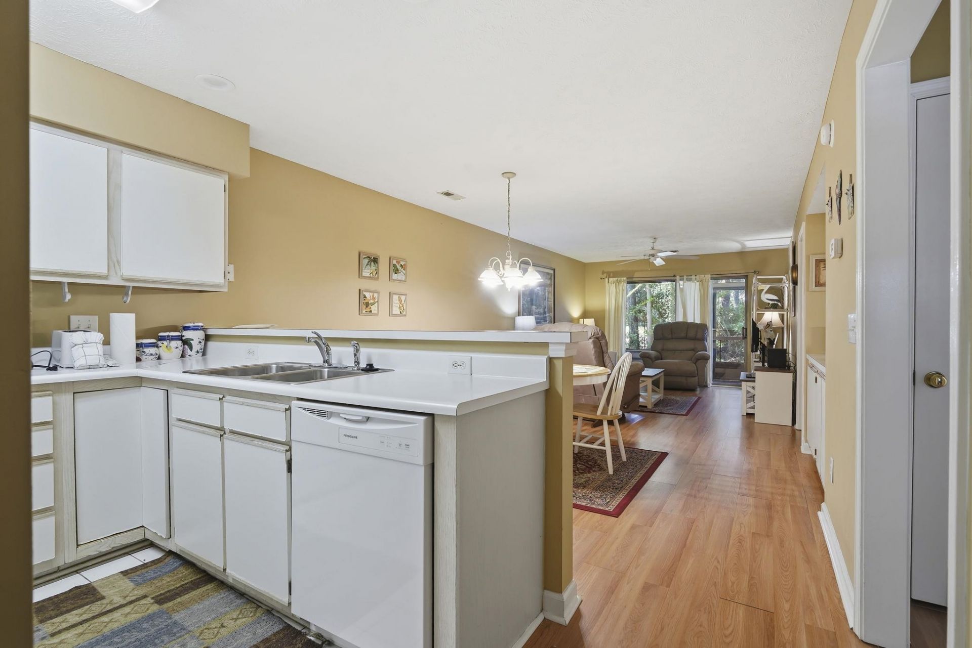 366 Pinehurst Ln. Photo 9