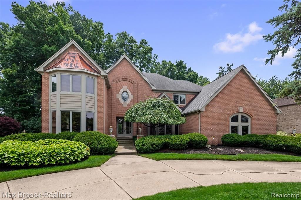 3015 Woodcreek Way, Bloomfield Township, MI 48304 Main Photo