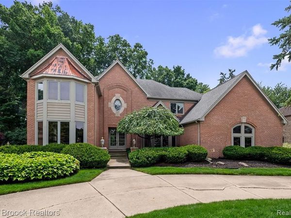 3015 Woodcreek Way, Bloomfield Twp, MI 48304
