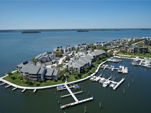 1880 Bay Road , Unit 220-I, Vero Beach, FL 32963