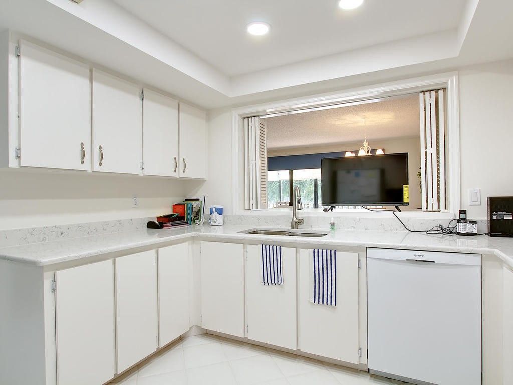1880 Bay Road, Unit 220-I, Vero Beach, FL 32963 Photo