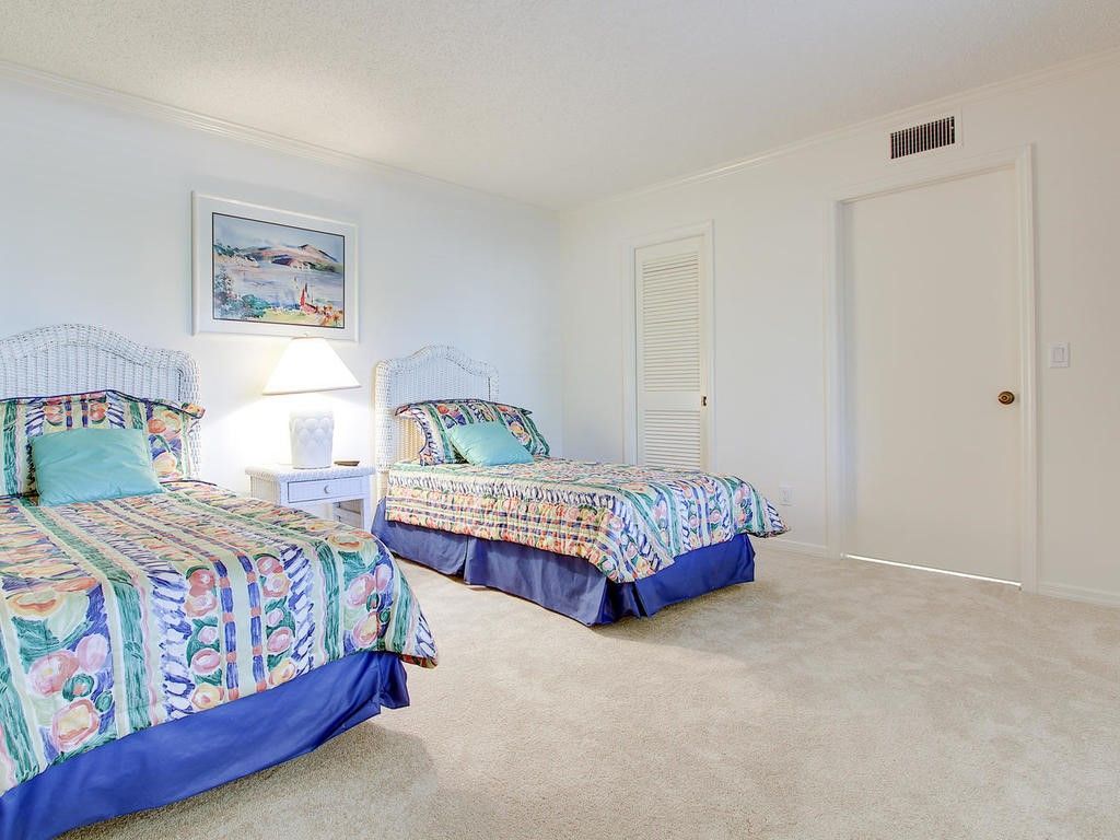 1880 Bay Road, Unit 220-I, Vero Beach, FL 32963 Photo