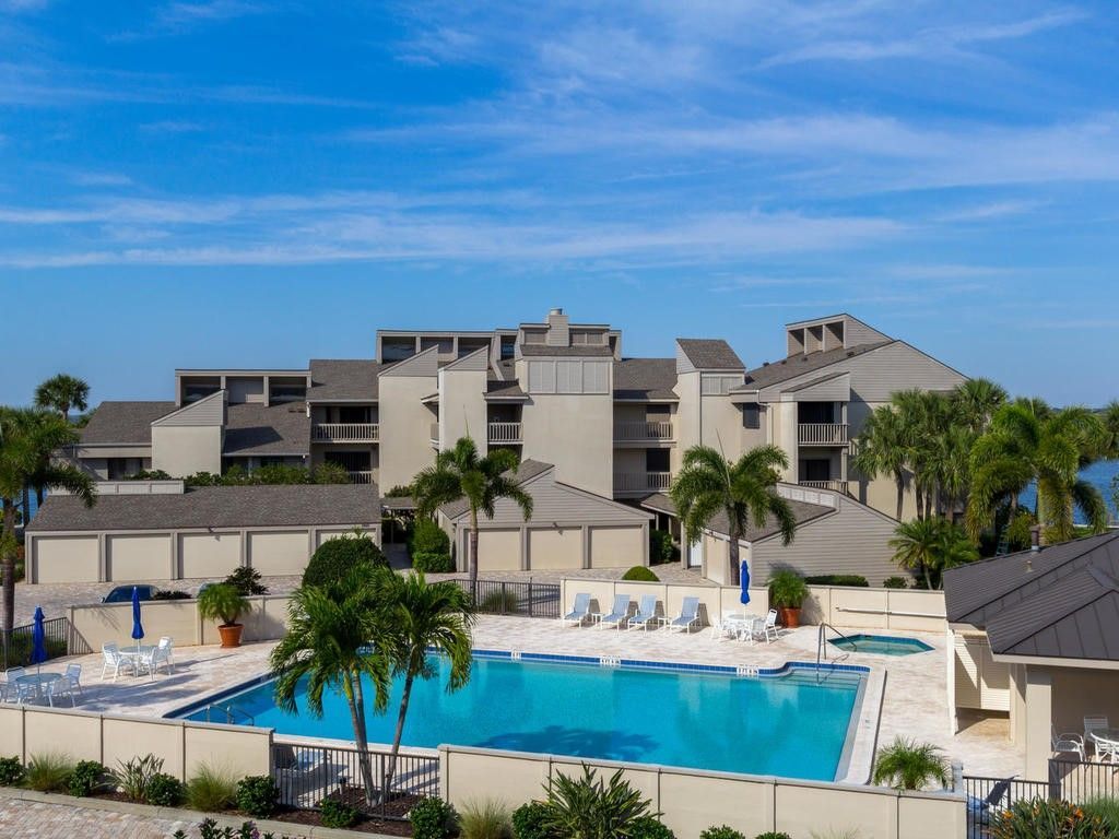 1880 Bay Road, Unit 220-I, Vero Beach, FL 32963 Photo