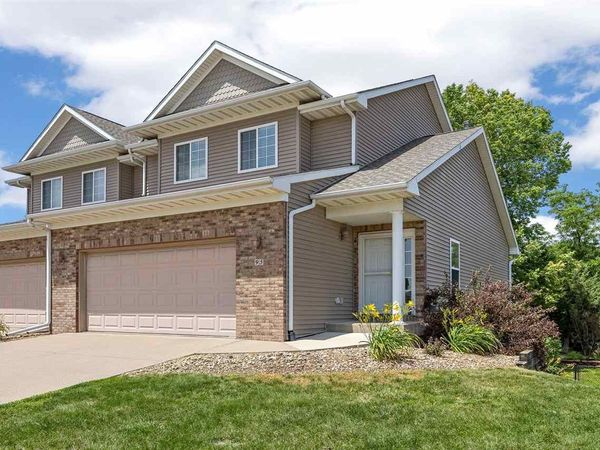 95 Vandello Dr, North Liberty, IA 52317