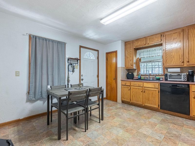 1100 W North Street, Springfield, OH 45504 Photo 8