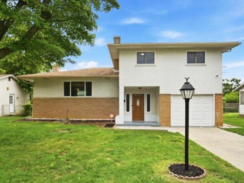 5320 Hazelwood Road, Columbus, OH 43229 Photo 1