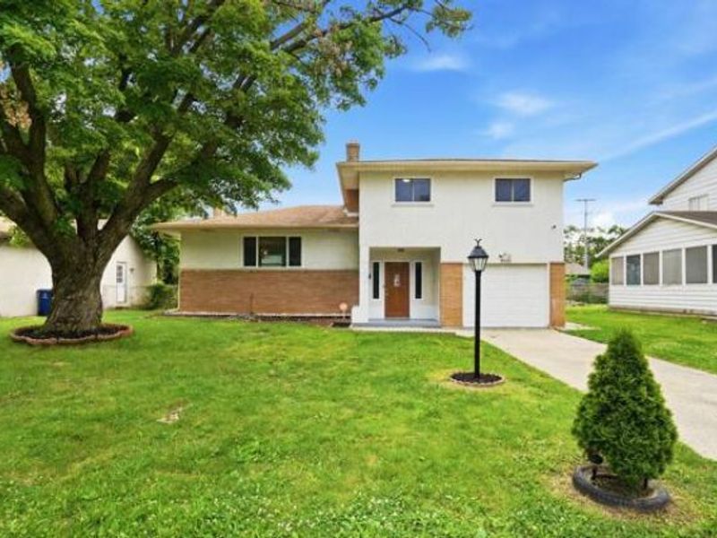 5320 Hazelwood Road, Columbus, OH 43229 Photo 2