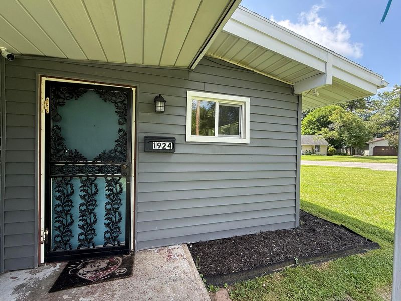 1924 Victory Drive , Springfield, OH 45505 Photo 2