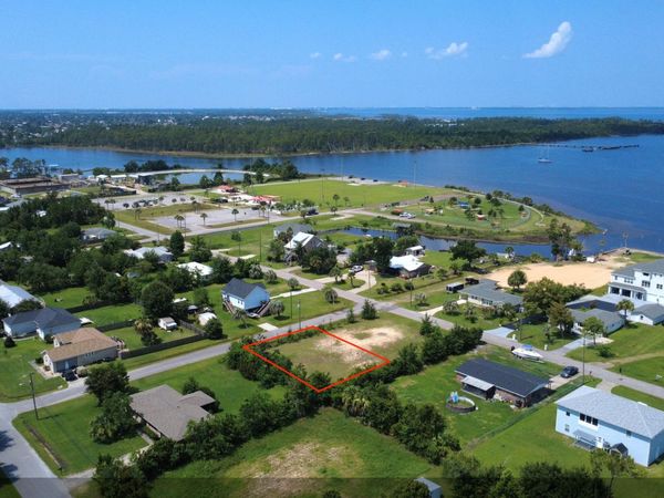 1006 W 3rd Street , Lynn Haven, FL 32444