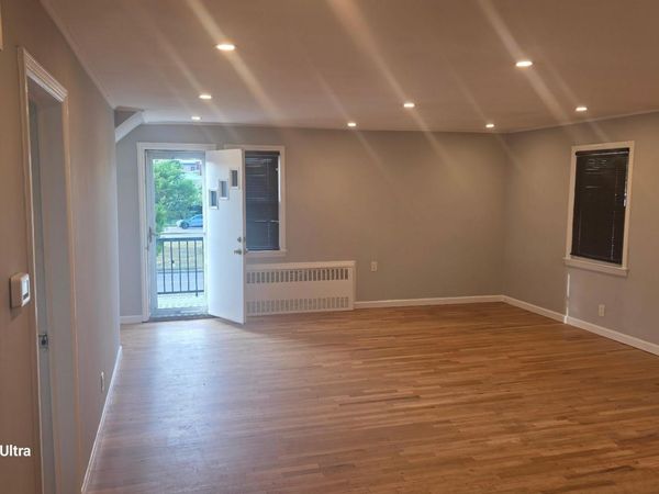 560 E Park Avenue , Unit 2nd Floor, Long Beach, NY 11561