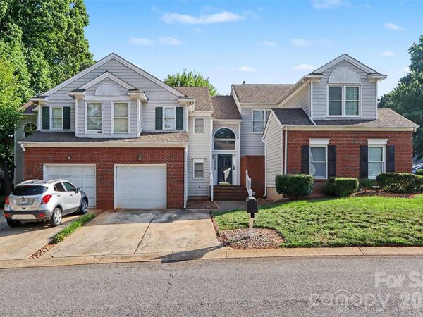 8606 Fox Chase Lane, Charlotte, NC 28269