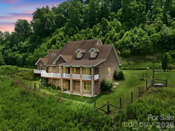 340 Earlys Mountain Road , Leicester, NC 28748