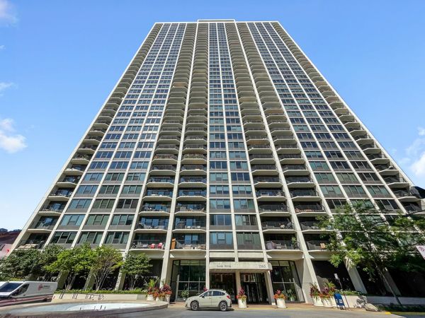 1560 N Sandburg Terrace , Unit 1505, Chicago, IL 60610