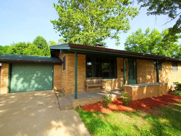 2838 KELLING Street , Davenport, IA 52804