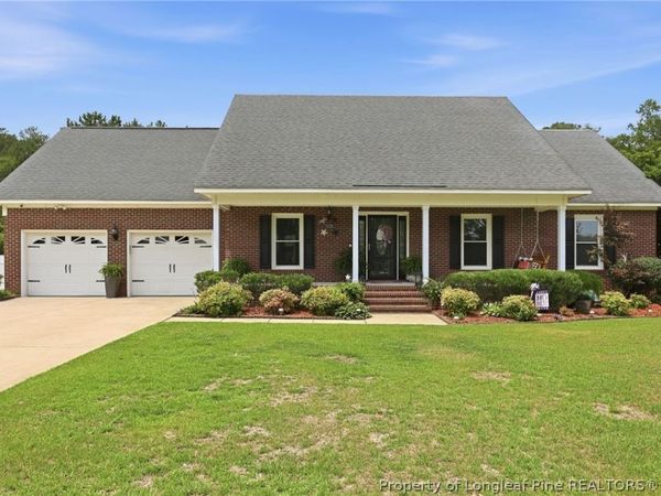 5829 Finish Line Drive, Hope Mills, NC 28348