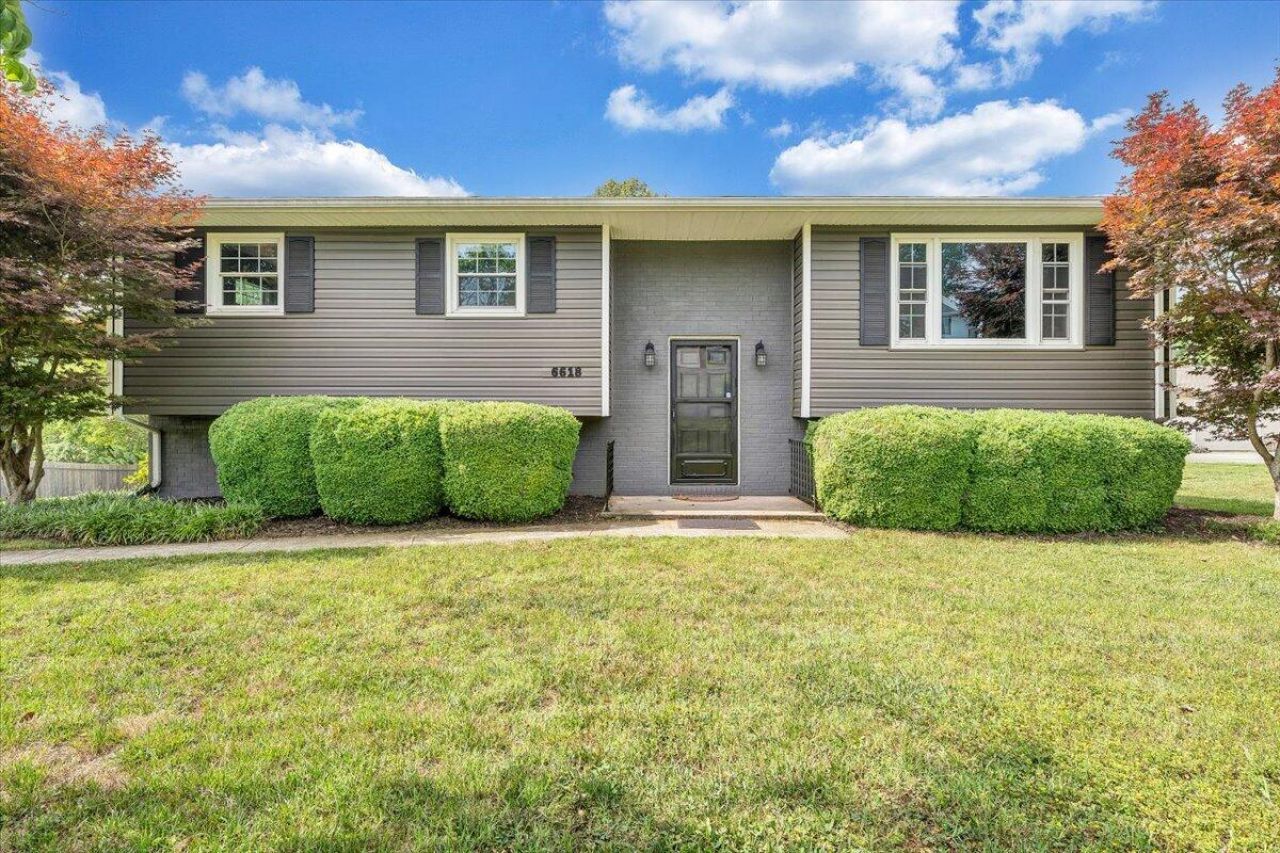 6618 Bryant Cir, Roanoke, VA 24019 Main Photo