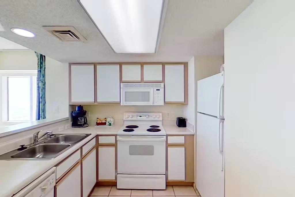 2711 S Ocean Blvd.  Photo 4
