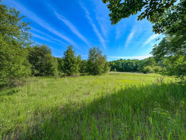 27 Harbour Ridge W, Maple City, MI 49664
