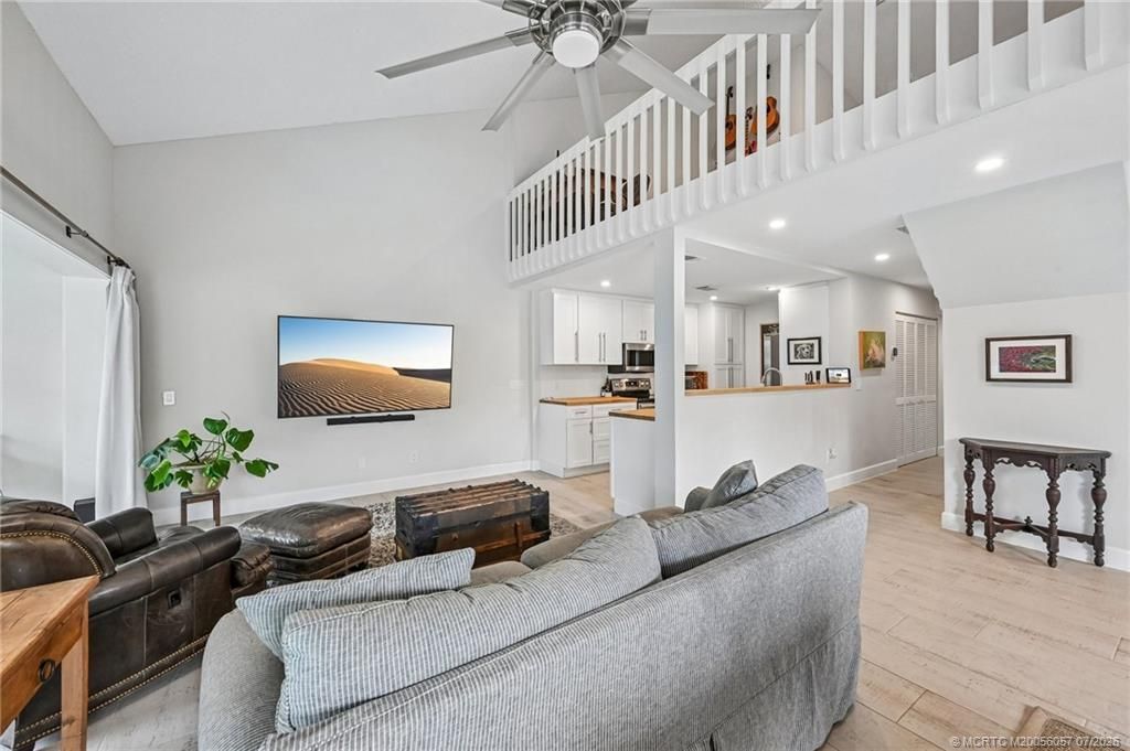 250 NE Edgewater Drive, Stuart, FL 34996 Photo