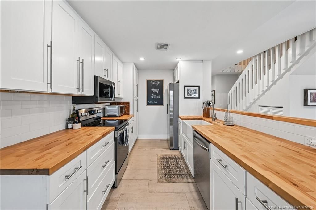 250 NE Edgewater Drive, Stuart, FL 34996 Photo