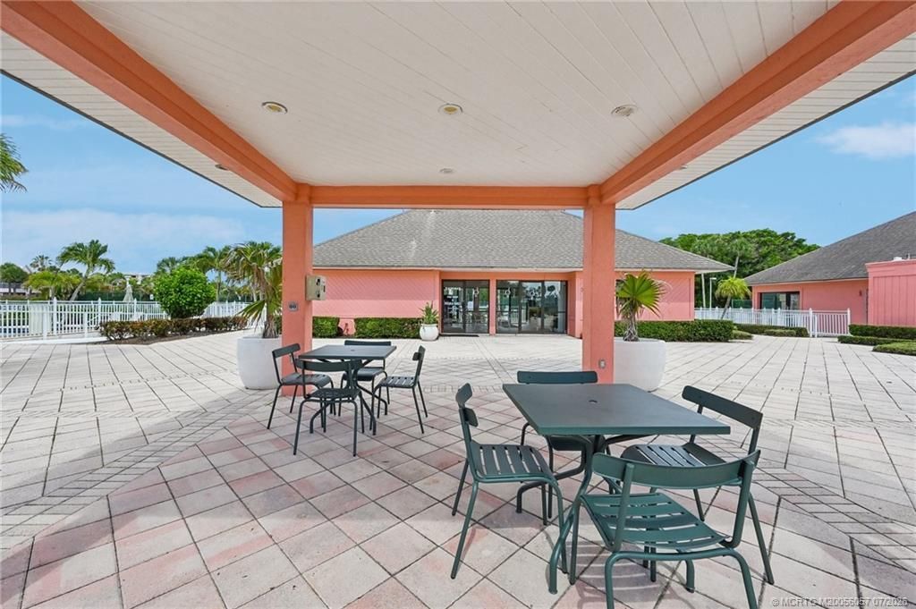 250 NE Edgewater Drive, Stuart, FL 34996 Photo