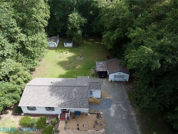 6394 Meadow Drive , Gloucester, VA 23061