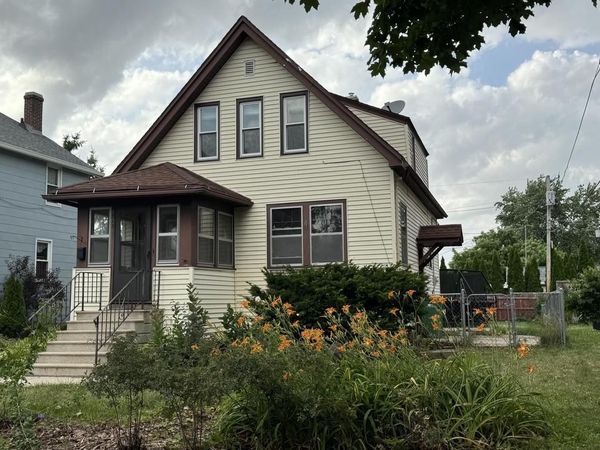 147 E Cotton STREET, Fond Du Lac, WI 54935