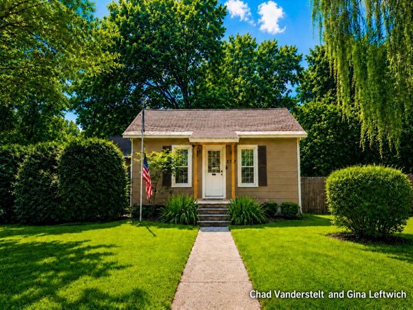 137 Park Avenue, Allegan, MI 49010