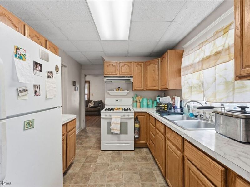 2240 12th Street SW, Akron, OH 44314 Photo 15