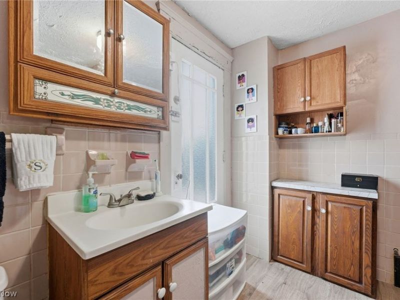 2240 12th Street SW, Akron, OH 44314 Photo 20
