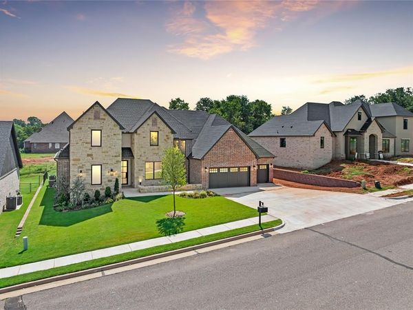 3032 Fountain Creek Drive, Edmond, OK 73034