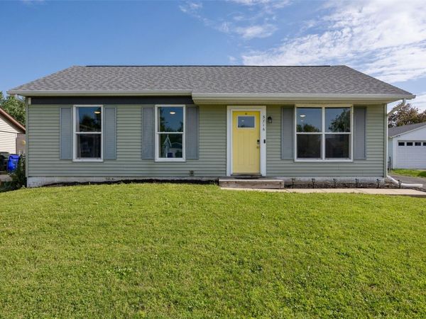 3716 Fir Tree Drive NE, Cedar Rapids, IA 52402