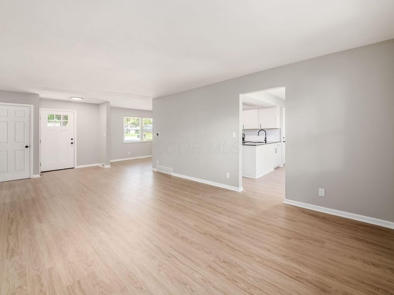 1344 Yorktown Road , Columbus, OH 43232 Photo 10