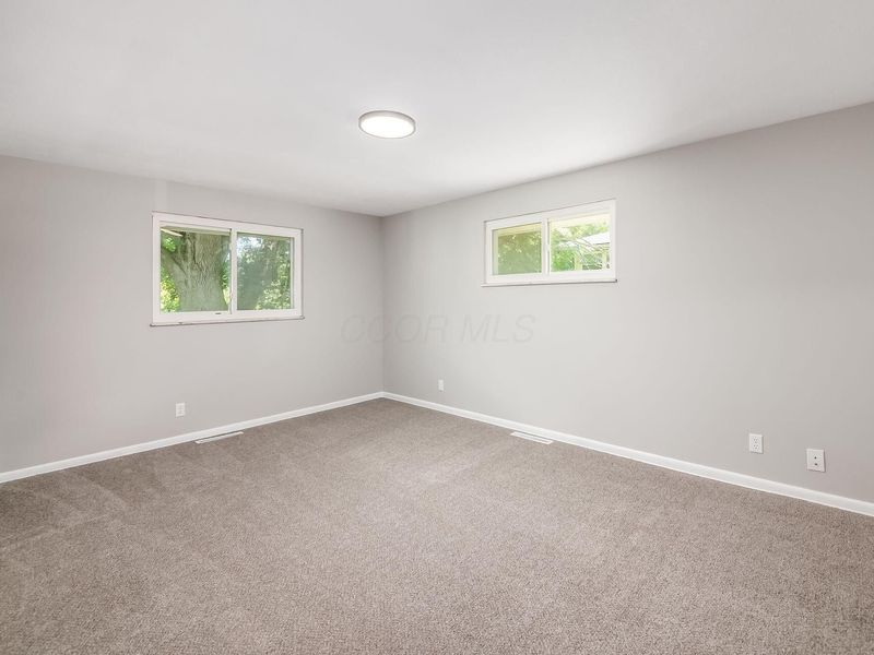 1344 Yorktown Road , Columbus, OH 43232 Photo 20