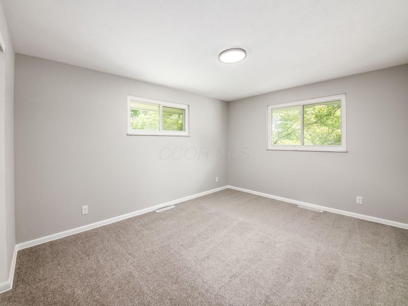 1344 Yorktown Road , Columbus, OH 43232 Photo 23