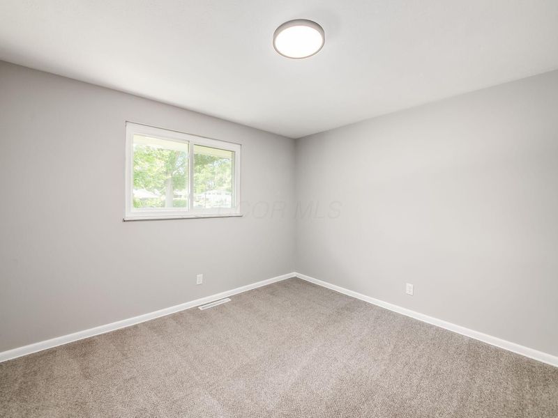 1344 Yorktown Road , Columbus, OH 43232 Photo 25