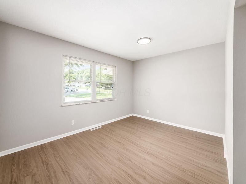 1344 Yorktown Road , Columbus, OH 43232 Photo 6