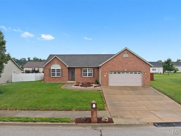 50 N Harvest Crest Court, Highland, IL 62249