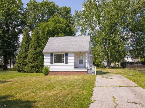 12827 Fruitside Road , Garfield Heights, OH 44125