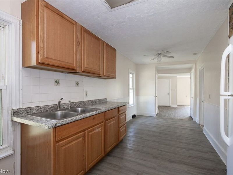 12827 Fruitside Road, Garfield Heights, OH 44125 Photo 4